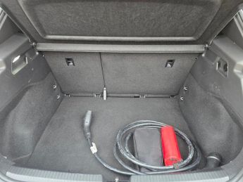 VOLKSWAGEN ID.3 Pro 58kWh Life Hatchback 5dr Electric Auto (145 ps)