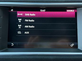 LAND ROVER RANGE ROVER EVOQUE 2.0 TD4 Landmark SUV 5dr Diesel Auto 4WD Euro 6 (s/s) (180 ps)