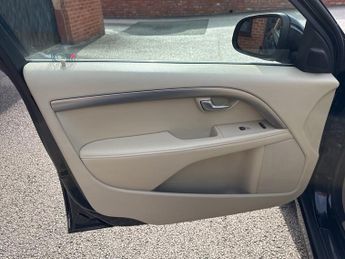 VOLVO V70 2.0 D3 SE Estate 5dr Diesel Geartronic Euro 5 (s/s) (163 ps)