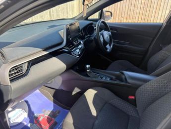 TOYOTA C-HR 1.8 VVT-h GPF Icon SUV 5dr Petrol Hybrid CVT Euro 6 (s/s) (122 p