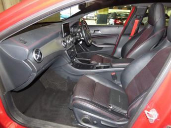 MERCEDES-BENZ GLA 2.1 GLA200d AMG Line (Premium) SUV 5dr Diesel 7G-DCT Euro 6 (s/s