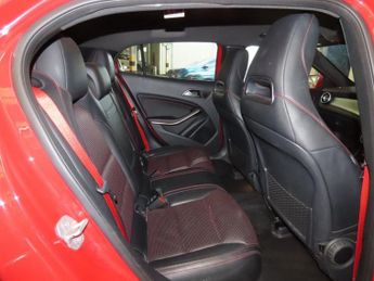 MERCEDES-BENZ GLA 2.1 GLA200d AMG Line (Premium) SUV 5dr Diesel 7G-DCT Euro 6 (s/s