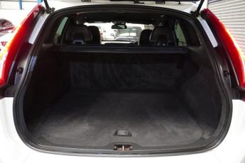 VOLVO XC60 Volvo XC60 2.4 D4 R-Design Nav SUV 5dr Diesel Auto AWD Euro 6 (s