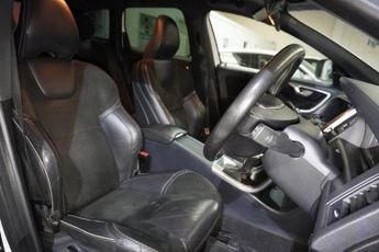 VOLVO XC60 Volvo XC60 2.4 D4 R-Design Nav SUV 5dr Diesel Auto AWD Euro 6 (s