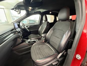 FORD KUGA 2.5 EcoBoost Duratec 14.4kWh ST-Line First Edition SUV 5dr Petro