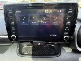 TOYOTA YARIS 1.5 VVT-h Design Hatchback 5dr Petrol Hybrid E-CVT Euro 6 (s/s) 