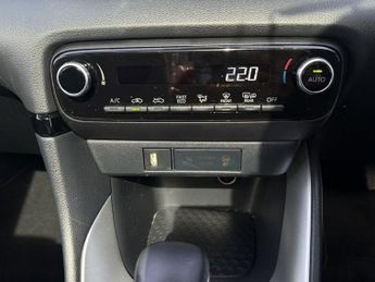 TOYOTA YARIS 1.5 VVT-h Design Hatchback 5dr Petrol Hybrid E-CVT Euro 6 (s/s) 