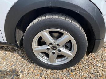 MINI COUNTRYMAN 2.0 Cooper D SUV 5dr Diesel Auto ALL4 Euro 5 (112 ps)