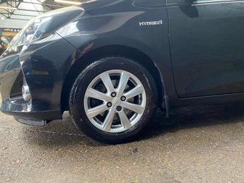 TOYOTA YARIS 1.5 VVT-h Icon Plus Hatchback 5dr Petrol Hybrid CVT Euro 5 (101 