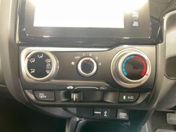 HONDA JAZZ 1.3 i-VTEC SE Navi Hatchback 5dr Petrol CVT Euro 6 (s/s) (102 ps