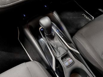 TOYOTA COROLLA 1.8 VVT-h GPF Icon Tech Hatchback 5dr Petrol Hybrid CVT Euro 6 (