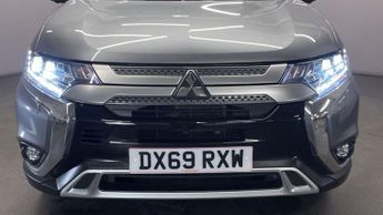 MITSUBISHI OUTLANDER 2.0 MIVEC Exceed SUV 5dr Petrol CVT 4WD Euro 6 (s/s) (150 ps)