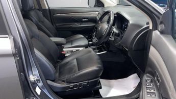 MITSUBISHI OUTLANDER 2.0 MIVEC Exceed SUV 5dr Petrol CVT 4WD Euro 6 (s/s) (150 ps)