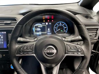 NISSAN LEAF 39kWh N-Connecta Hatchback 5dr Electric Auto (150 ps)
