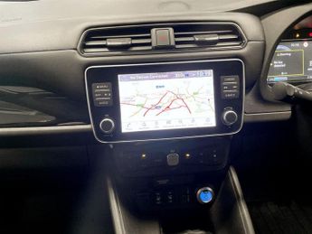 NISSAN LEAF 39kWh N-Connecta Hatchback 5dr Electric Auto (150 ps)