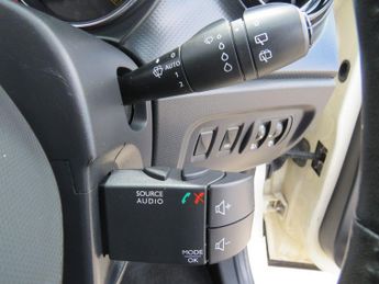 RENAULT CAPTUR 1.5 dCi ENERGY Dynamique MediaNav SUV 5dr Diesel Manual Euro 5 (