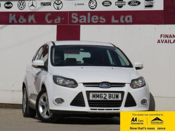 Ford Focus 1.6 Zetec Hatchback 5dr Petrol Powershift Euro 5 (125 ps)