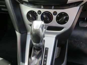 FORD FOCUS 1.6 Zetec Hatchback 5dr Petrol Powershift Euro 5 (125 ps)