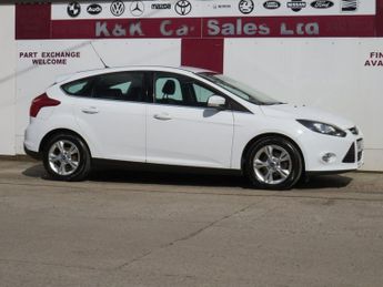 FORD FOCUS 1.6 Zetec Hatchback 5dr Petrol Powershift Euro 5 (125 ps)
