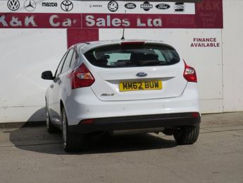 FORD FOCUS 1.6 Zetec Hatchback 5dr Petrol Powershift Euro 5 (125 ps)