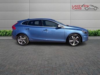 VOLVO V40 1.5 T2 R-Design Hatchback 5dr Petrol Auto Euro 6 (s/s) (122 ps)