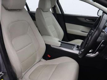 JAGUAR XE 2.0 D180 R-Dynamic SE Saloon 4dr Diesel Auto Euro 6 (s/s) (180 p