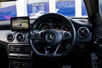 MERCEDES-BENZ 180 2.1 GLA220d AMG Line (Premium Plus) SUV 5dr Diesel 7G-DCT 4MATIC