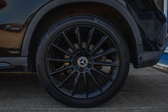 MERCEDES-BENZ 180 2.1 GLA220d AMG Line (Premium Plus) SUV 5dr Diesel 7G-DCT 4MATIC