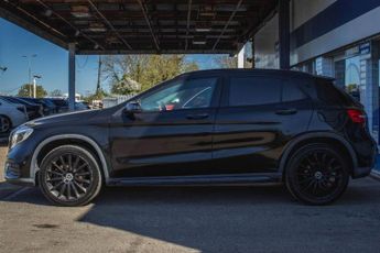 MERCEDES-BENZ 180 2.1 GLA220d AMG Line (Premium Plus) SUV 5dr Diesel 7G-DCT 4MATIC