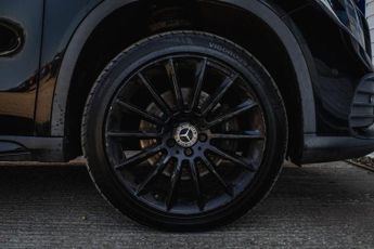 MERCEDES-BENZ 180 2.1 GLA220d AMG Line (Premium Plus) SUV 5dr Diesel 7G-DCT 4MATIC