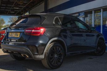 MERCEDES-BENZ 180 2.1 GLA220d AMG Line (Premium Plus) SUV 5dr Diesel 7G-DCT 4MATIC