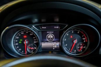 MERCEDES-BENZ GLA 1.6 GLA200 SE (Executive) SUV 5dr Petrol 7G-DCT Euro 6 (s/s) (15