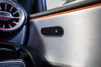 MERCEDES-BENZ A-CLASS 1.3 A200 AMG Line (Premium) Hatchback 5dr Petrol 7G-DCT Euro 6 (