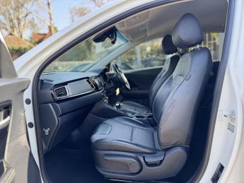KIA NIRO 1.6h GDi 2 SUV 5dr Petrol Hybrid DCT Euro 6 (s/s) (139 bhp)
