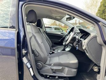VOLKSWAGEN GOLF 1.6 TDI BlueMotion Tech Match Hatchback 5dr Diesel DSG Euro 6 (s
