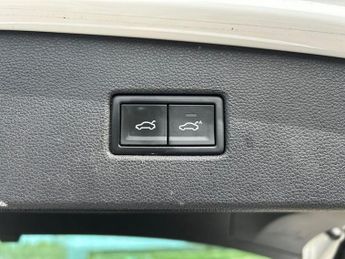 VOLKSWAGEN TIGUAN 2.0 TDI R-Line SUV 5dr Diesel DSG 4Motion Euro 6 (s/s) (150 ps)