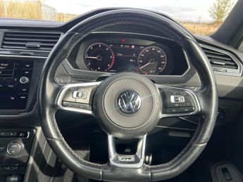 VOLKSWAGEN TIGUAN 2.0 TDI R-Line SUV 5dr Diesel DSG 4Motion Euro 6 (s/s) (150 ps)