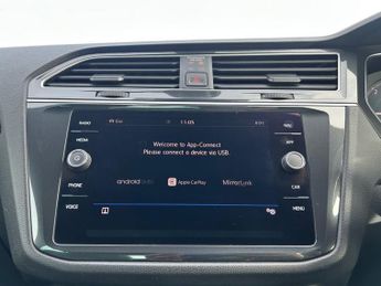 VOLKSWAGEN TIGUAN 2.0 TDI R-Line SUV 5dr Diesel DSG 4Motion Euro 6 (s/s) (150 ps)