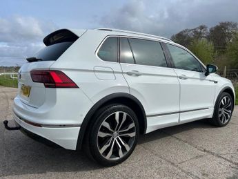 VOLKSWAGEN TIGUAN 2.0 TDI R-Line SUV 5dr Diesel DSG 4Motion Euro 6 (s/s) (150 ps)
