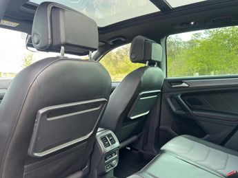 VOLKSWAGEN TIGUAN 2.0 TDI R-Line SUV 5dr Diesel DSG 4Motion Euro 6 (s/s) (150 ps)