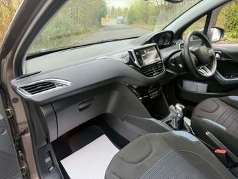 PEUGEOT 208 1.2 VTi Allure Hatchback 5dr Petrol Manual Euro 5 (82 ps)