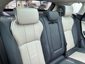 LAND ROVER RANGE ROVER EVOQUE 2.0 TD4 SE Tech SUV 5dr Diesel Auto 4WD Euro 6 (s/s) (180 ps)