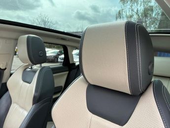 LAND ROVER RANGE ROVER EVOQUE 2.0 TD4 SE Tech SUV 5dr Diesel Auto 4WD Euro 6 (s/s) (180 ps)