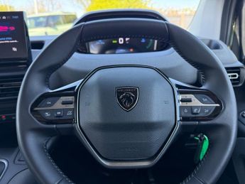 PEUGEOT e-Rifter 52kWh Allure Long MPV 5dr Electric Auto (7.4kW Charger) (136 ps)