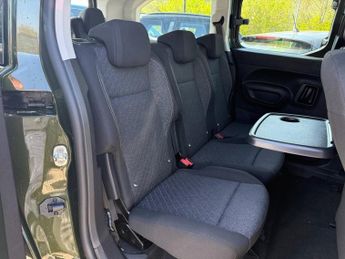 PEUGEOT e-Rifter 52kWh Allure Long MPV 5dr Electric Auto (7.4kW Charger) (136 ps)