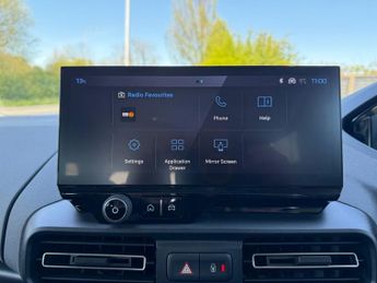 PEUGEOT e-Rifter 52kWh Allure Long MPV 5dr Electric Auto (7.4kW Charger) (136 ps)