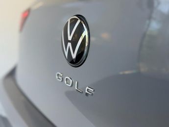 VOLKSWAGEN GOLF 1.5 eTSI MHEV R-Line Hatchback 5dr Petrol Hybrid DSG Euro 6 (s/s