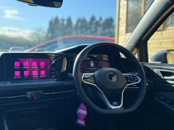 VOLKSWAGEN GOLF 1.5 eTSI MHEV R-Line Hatchback 5dr Petrol Hybrid DSG Euro 6 (s/s