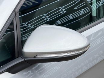 VOLKSWAGEN GOLF 2.0 TDI BlueMotion Tech GT Hatchback 5dr Diesel DSG Euro 6 (s/s)