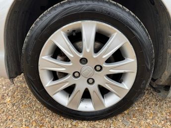 HONDA JAZZ 1.4 i-DSI SE Hatchback 5dr Petrol Manual (137 g/km, 82 bhp)